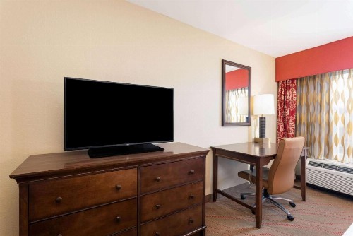 La Quinta by Wyndham Pigeon Forge - image 14