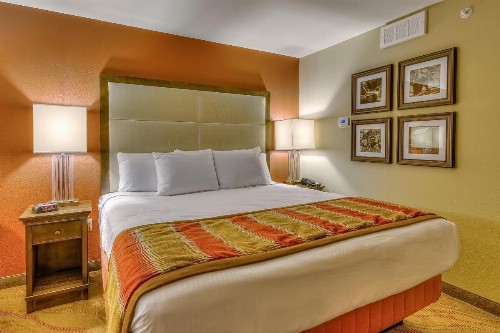 La Quinta by Wyndham Pigeon Forge - image 35