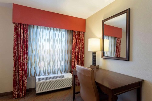 La Quinta by Wyndham Pigeon Forge - image 45