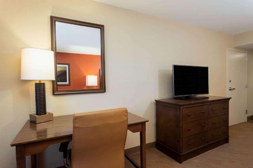 La Quinta by Wyndham Pigeon Forge - image 49