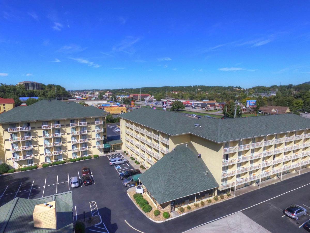 Comfort Inn & Suites at Dollywood Lane - main image