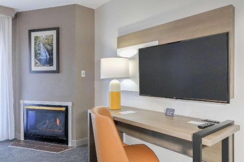 Comfort Inn & Suites at Dollywood Lane - image 25