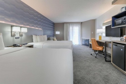 Comfort Inn & Suites at Dollywood Lane - image 5
