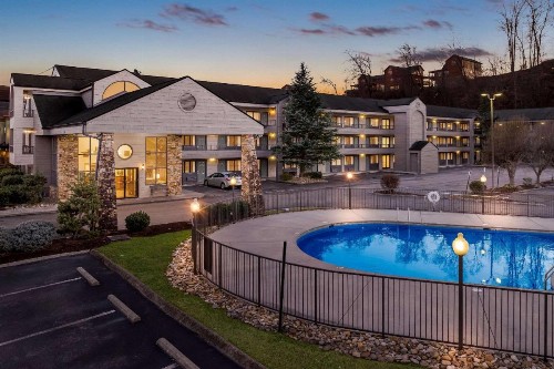 Quality Inn & Suites at Dollywood Lane - image 13