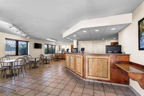 Quality Inn & Suites at Dollywood Lane - image 17