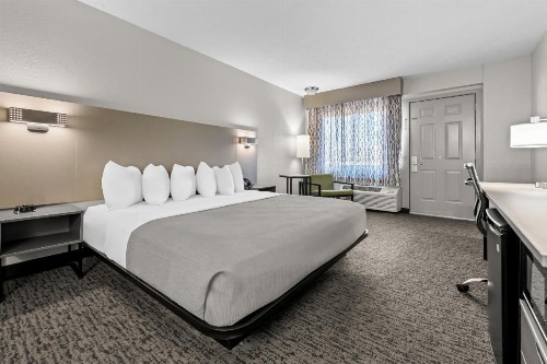 Quality Inn & Suites at Dollywood Lane - image 23