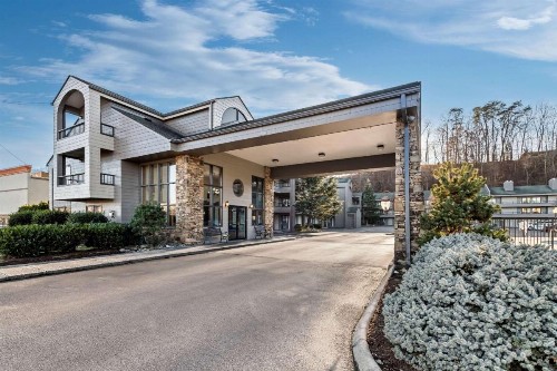 Quality Inn & Suites at Dollywood Lane - image 3