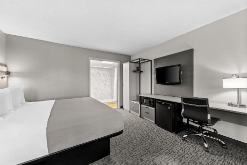 Quality Inn & Suites at Dollywood Lane - image 32