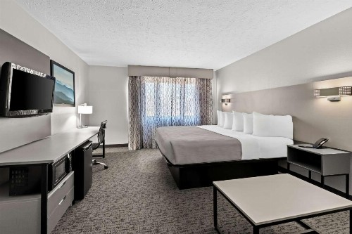 Quality Inn & Suites at Dollywood Lane - image 45