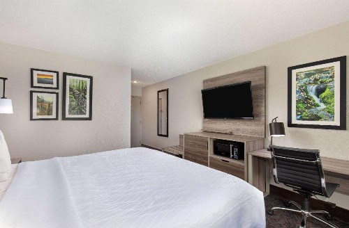 La Quinta Inn by Wyndham Pigeon Forge-Dollywood - image 23
