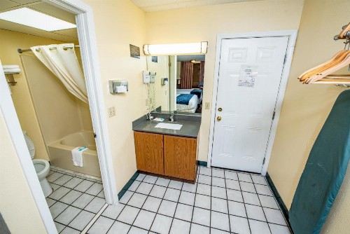 River Place Inn & Cabins - image 10