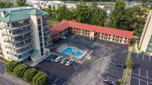 River Place Inn & Cabins - image 12
