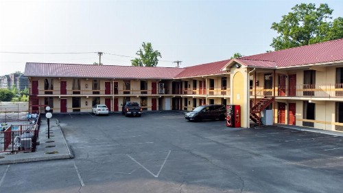 River Place Inn & Cabins - image 13