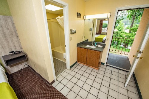 River Place Inn & Cabins - image 24