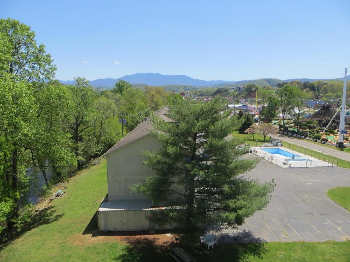 River Place Inn & Cabins - image 3