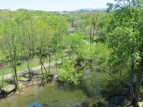River Place Inn & Cabins - image 32