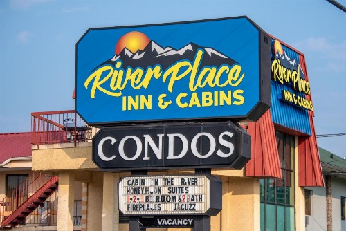 River Place Inn & Cabins - image 33
