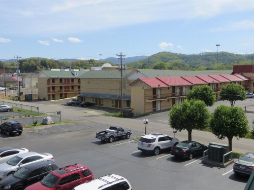 River Place Inn & Cabins - image 4