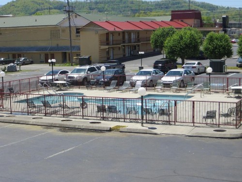 River Place Inn & Cabins - image 43
