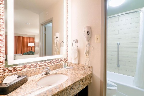 Quality Inn Near the Island Pigeon Forge - image 15