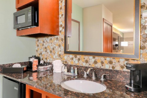 Quality Inn Near the Island Pigeon Forge - image 16