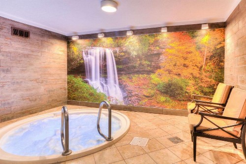 Quality Inn Near the Island Pigeon Forge - image 2