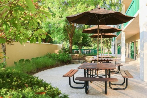 Quality Inn Near the Island Pigeon Forge - image 21