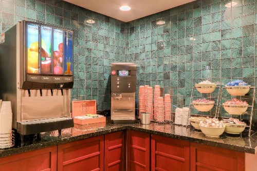 Quality Inn Near the Island Pigeon Forge - image 38