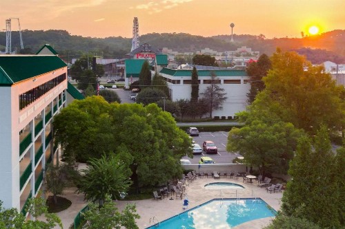 Quality Inn Near the Island Pigeon Forge - image 42