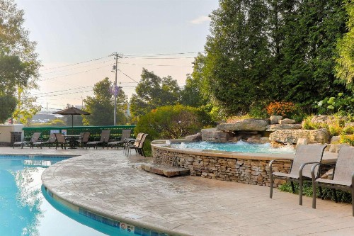 Quality Inn Near the Island Pigeon Forge - image 8