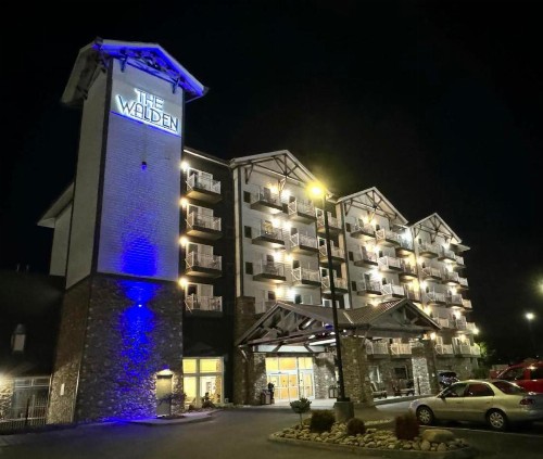 Clarion Inn Near Island Drive - image 15