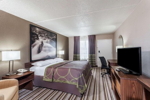 Super 8 by Wyndham Pigeon Forge-Emert St - image 19
