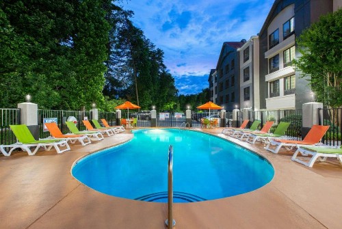 Super 8 by Wyndham Pigeon Forge-Emert St - image 2
