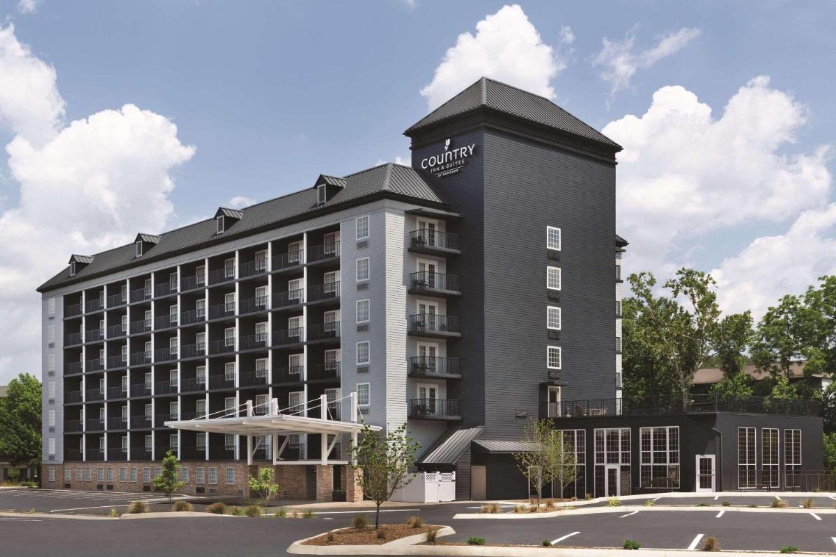 Country Inn & Suites by Radisson Pigeon Forge South TN - image 2