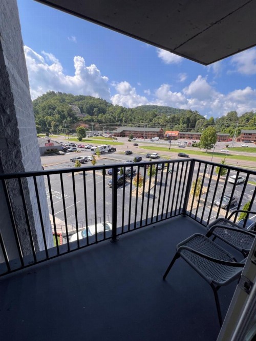 Country Inn & Suites by Radisson Pigeon Forge South TN - image 36