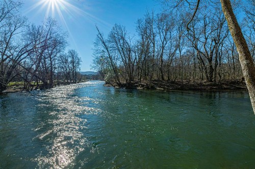River Bend Inn - Pigeon Forge - image 12