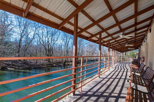 River Bend Inn - Pigeon Forge - image 20