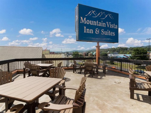 Mountain Vista Inn & Suites - Parkway - image 4