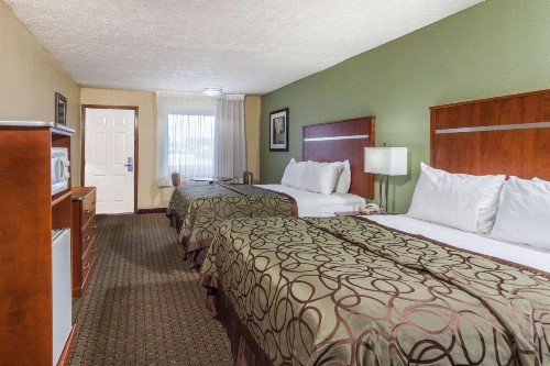 Baymont by Wyndham Pigeon Forge - image 19