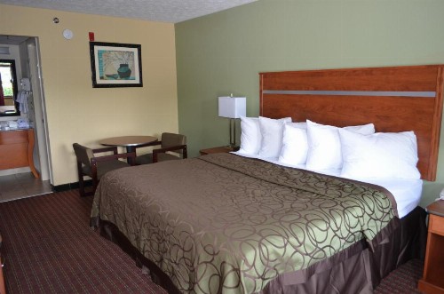 Baymont by Wyndham Pigeon Forge - image 34