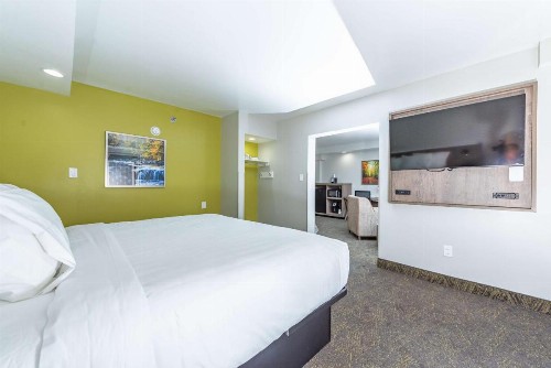 Best Western Plus Mountain Melodies Inn & Suites - image 21