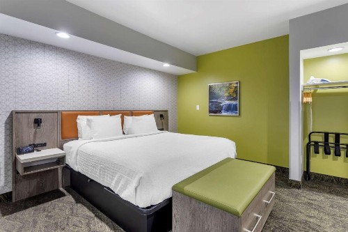 Best Western Plus Mountain Melodies Inn & Suites - image 26