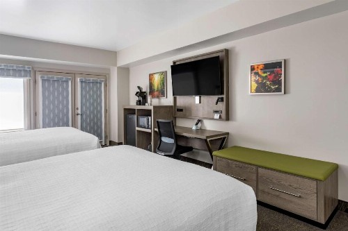 Best Western Plus Mountain Melodies Inn & Suites - image 28