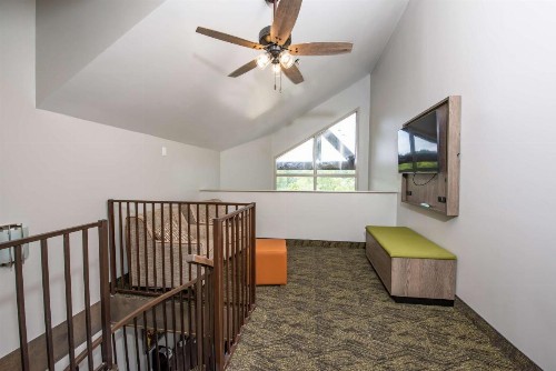 Best Western Plus Mountain Melodies Inn & Suites - image 32