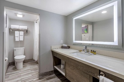 Best Western Plus Mountain Melodies Inn & Suites - image 34