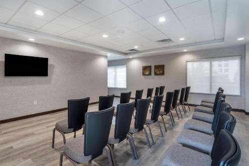 Best Western Plus Mountain Melodies Inn & Suites - image 41