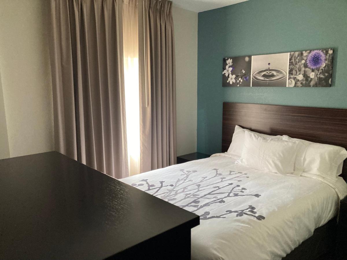 Rodeway Inn - image 3