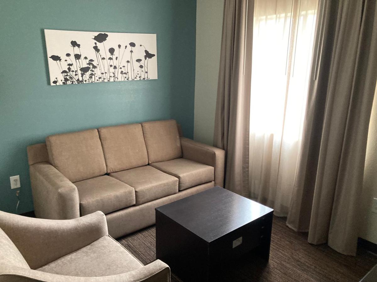 Rodeway Inn - image 5