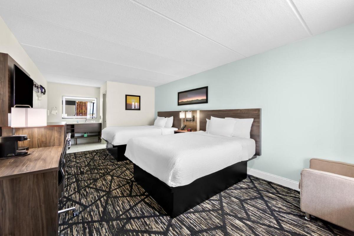 Days Inn & Suites by Wyndham Pigeon Forge - image 2