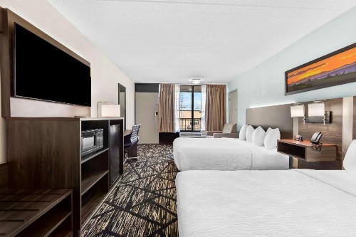 Days Inn & Suites by Wyndham Pigeon Forge - image 29